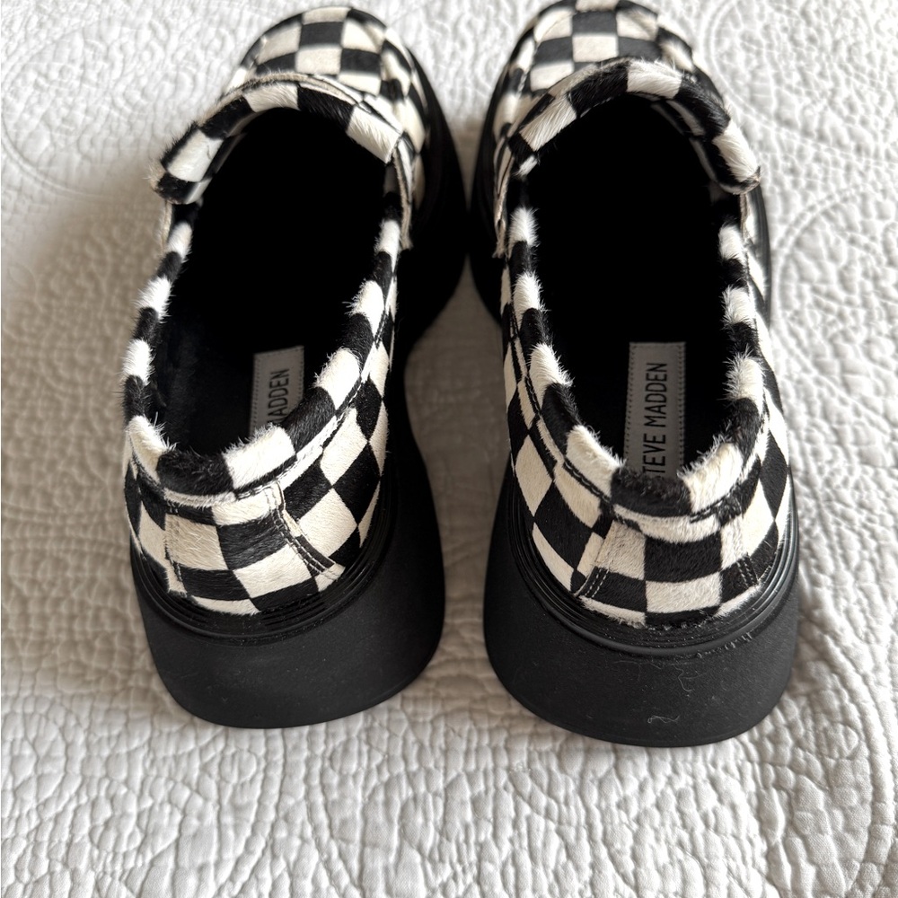 Steve Madden Checkered Platform Loafer
Brand NWOT sz7